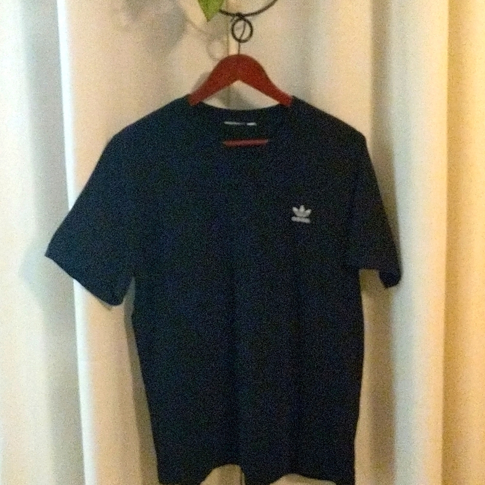 Black ADIDAS Tee. Small logo on front
